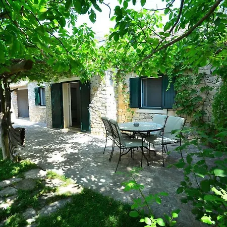 Holiday Home Vojo *