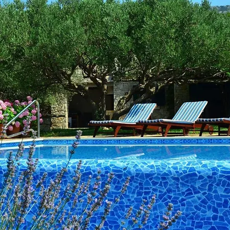 Holiday Home Vojo بيت للعطل *